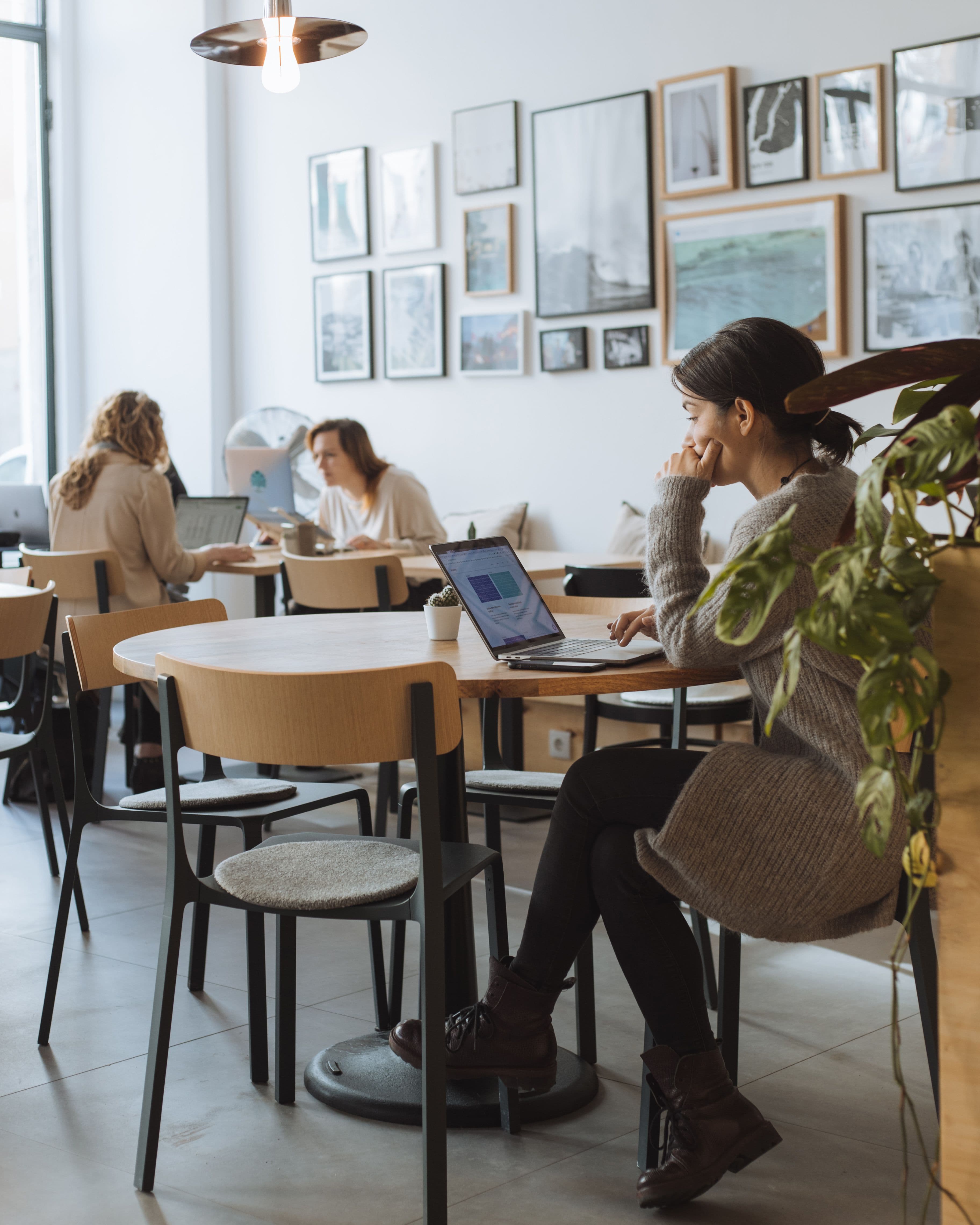Outsite Cowork Café