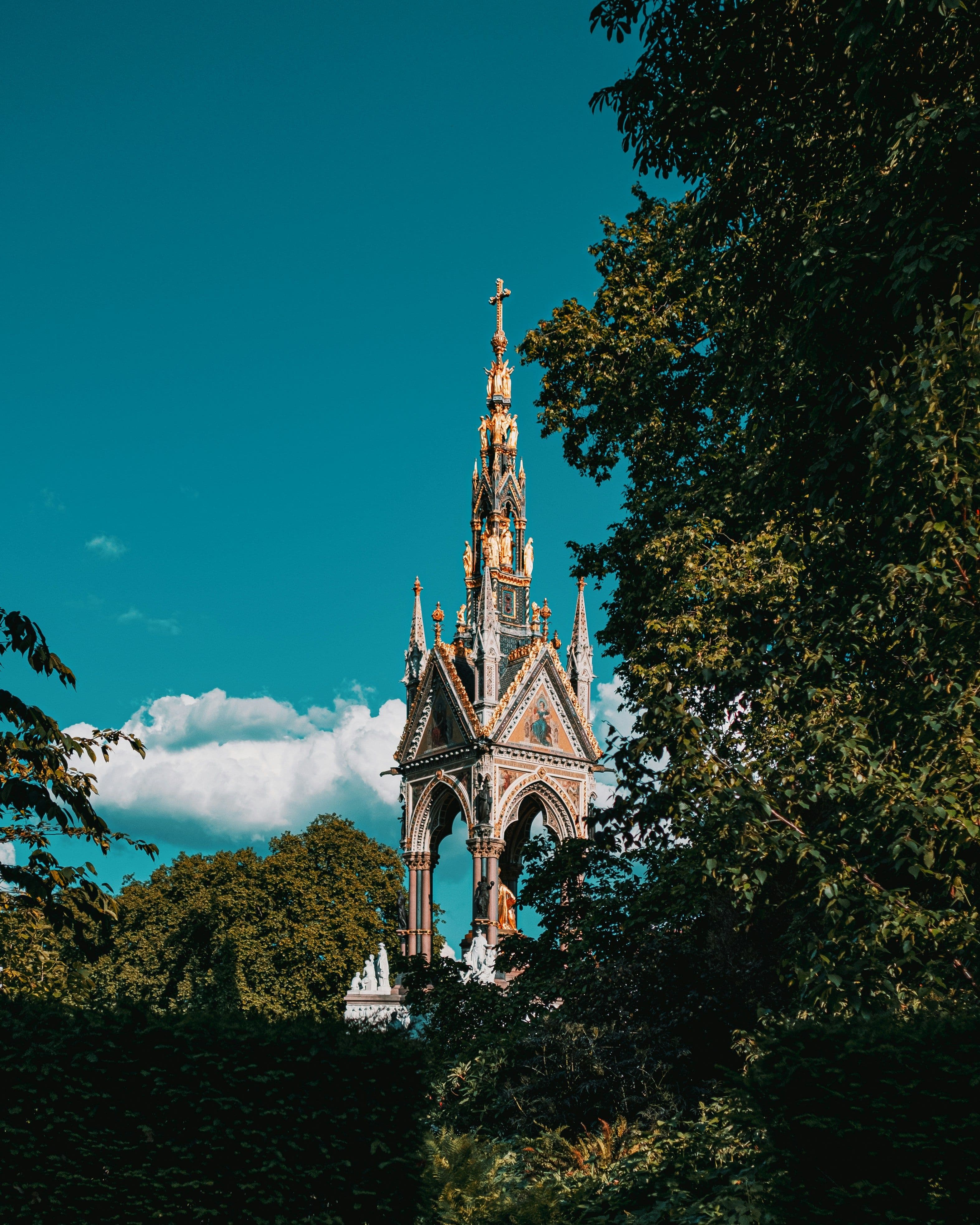 Cycle Through Hyde Park