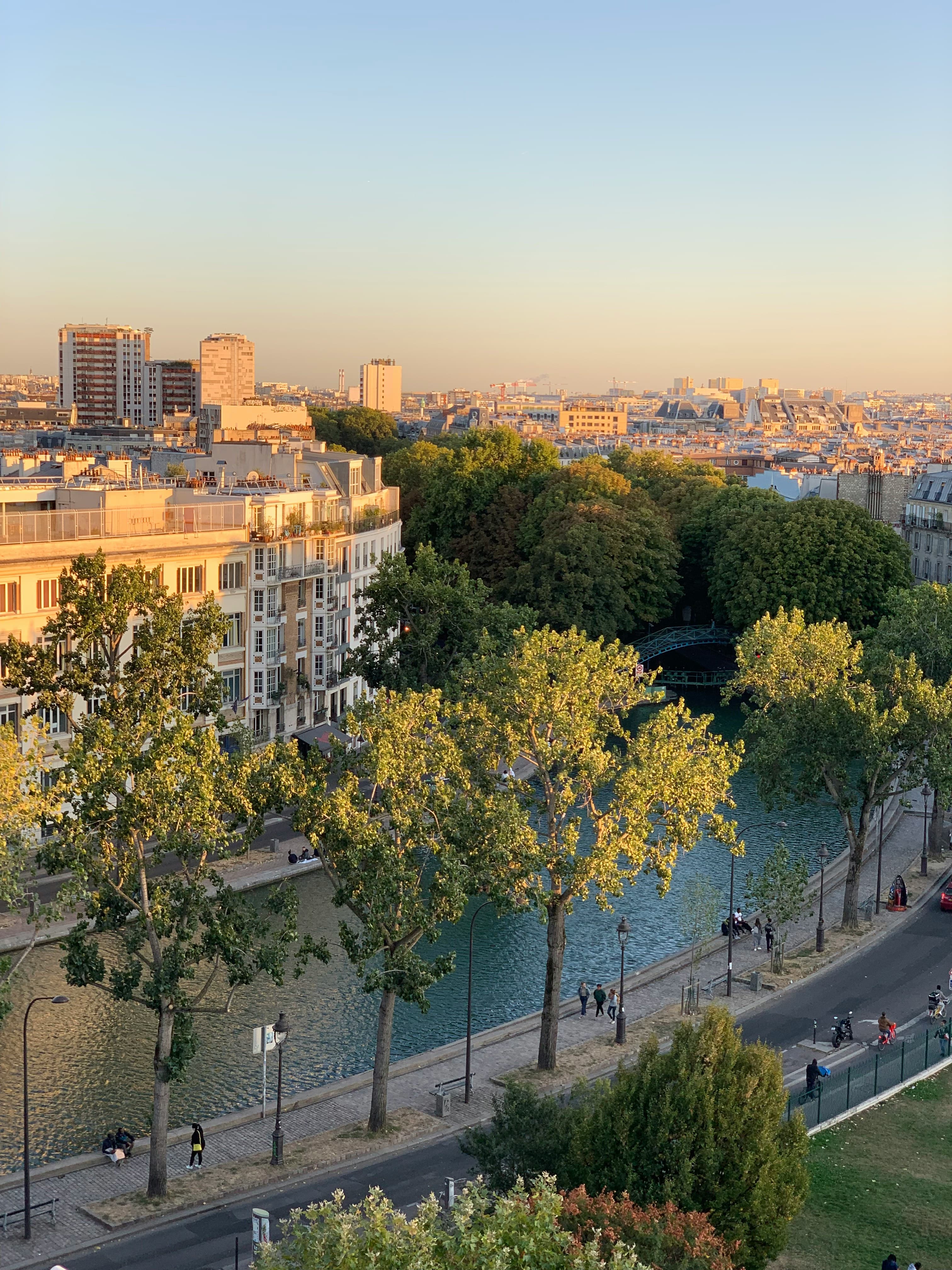 Stroll Canal Saint-Martin